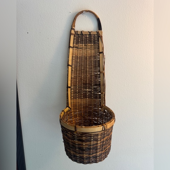 MCM Woven Wicker Wall Hanging Basket Planter - Picture 2 of 6